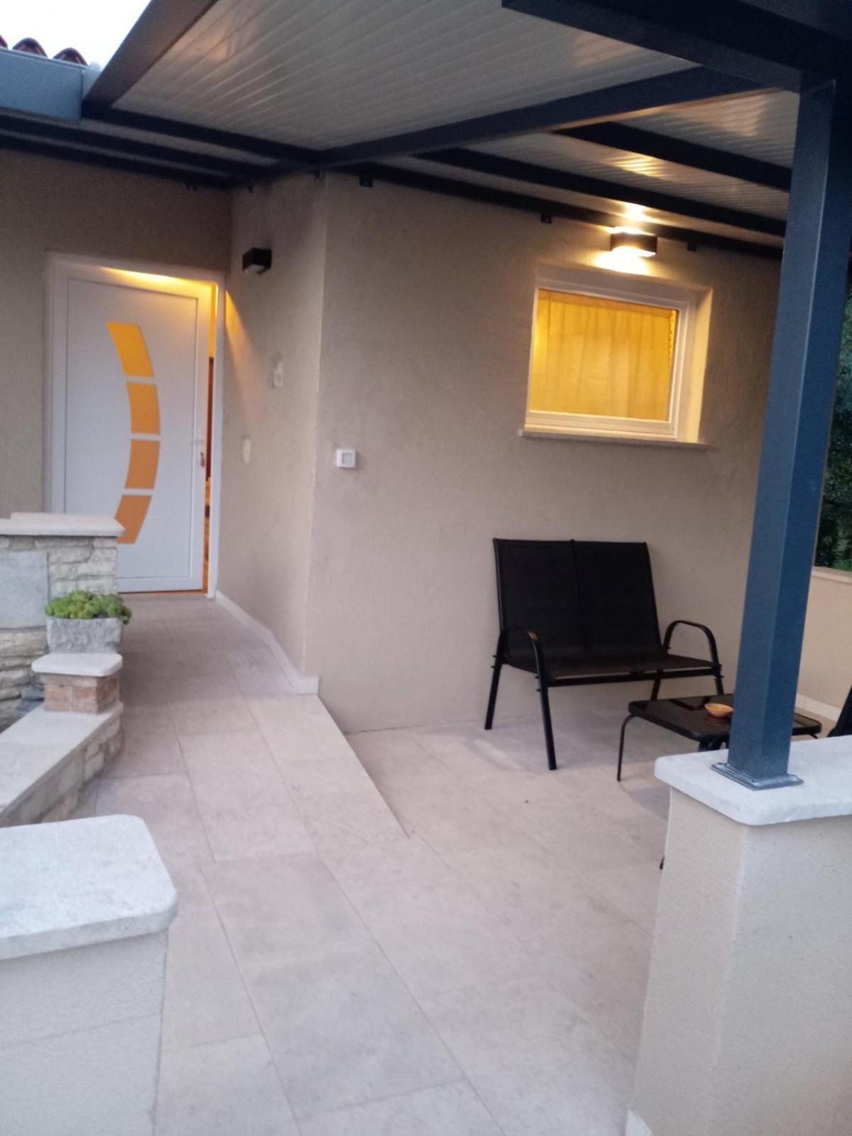 House For Rent Ulika Villa Valbandon Bagian luar foto