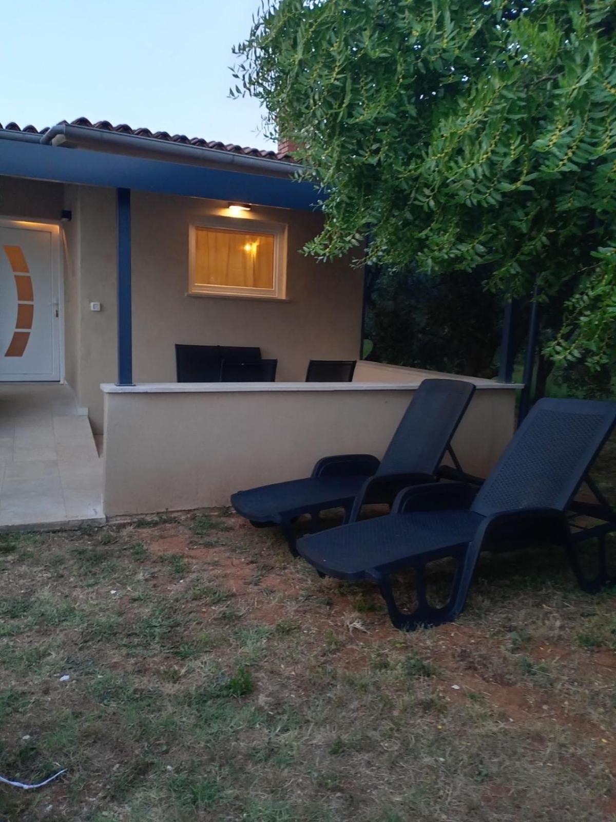 House For Rent Ulika Villa Valbandon Bagian luar foto
